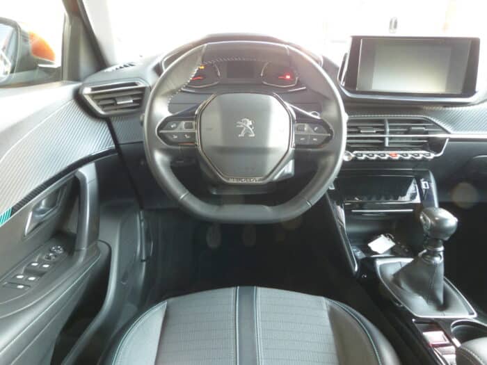 Peugeot 2008 1.2 pure tech 130 s&s allure – Image 3
