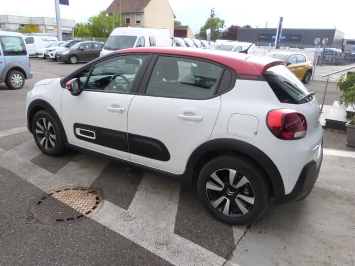 Citroen c3 1.2 pure tech 110cv shine eat6 – Image 2