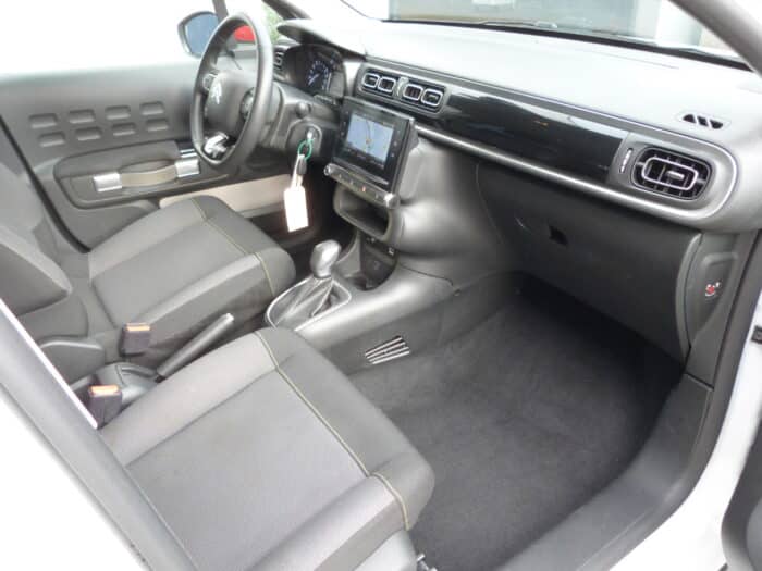 Citroen c3 1.2 pure tech 110cv shine eat6 – Image 4