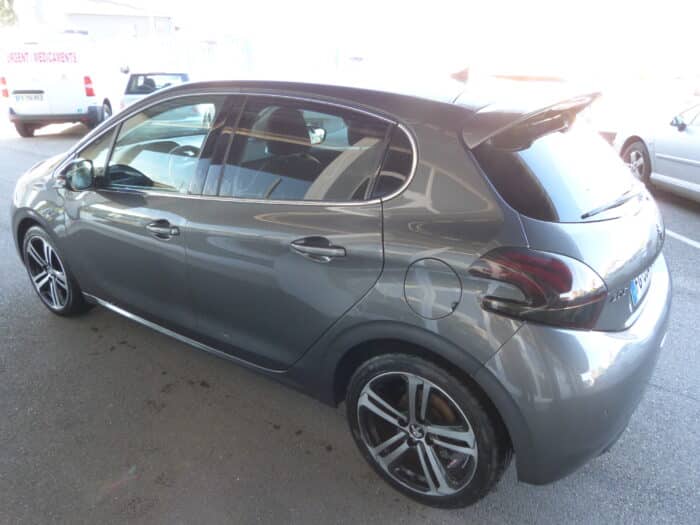 Peugeot 208 1.2 pure tech 110 cv gt line – Image 2