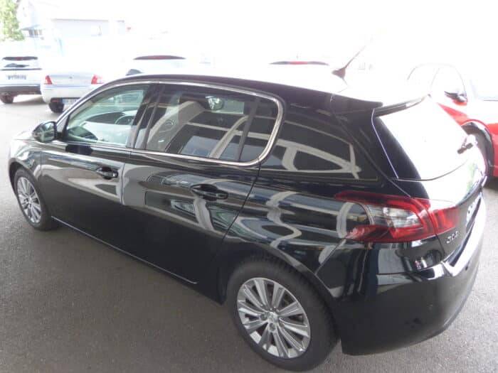 Peugeot 208 1.2 pure tech 75cv active (Copie) – Image 2