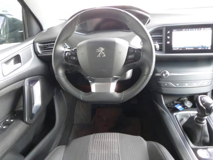 Peugeot 208 1.2 pure tech 75cv active (Copie) – Image 3