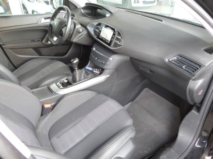 Peugeot 208 1.2 pure tech 75cv active (Copie) – Image 4