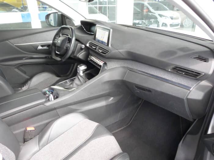 Peugeot 5008 1.2 pure tech 130 allure business – Image 4