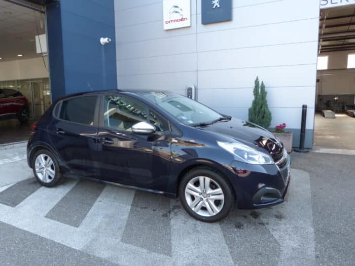 Peugeot 208 1.2 pure tech 82 cv style