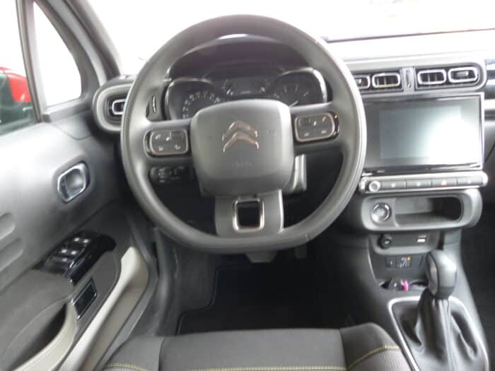 Citroen c3 1.2 pure tech 110 shine eat6 – Image 3