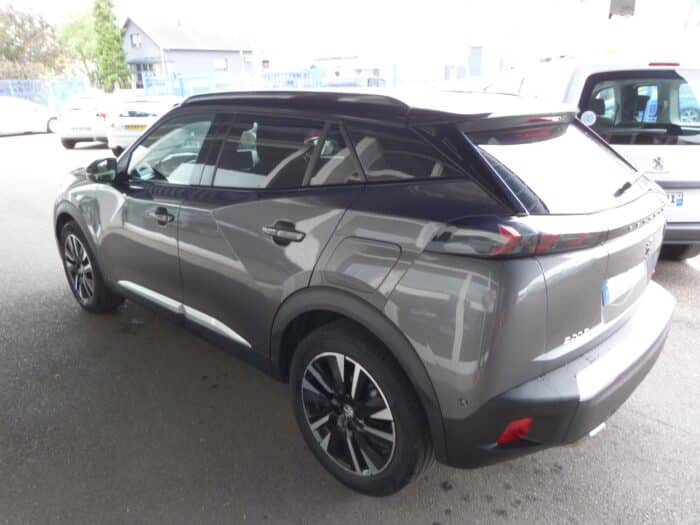 Peugeot 2008 1.2 pure tech 155 gt pack eat8 – Image 2