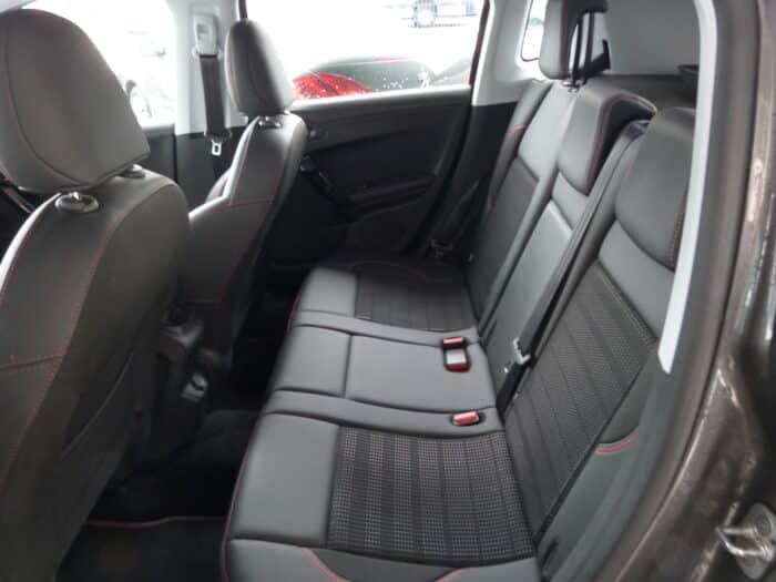 Peugeot 2008 1.2 pure tech 110 gt line eat6 – Image 5