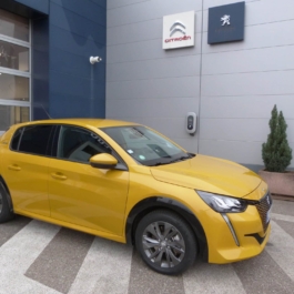 Peugeot e-208 136 cv style